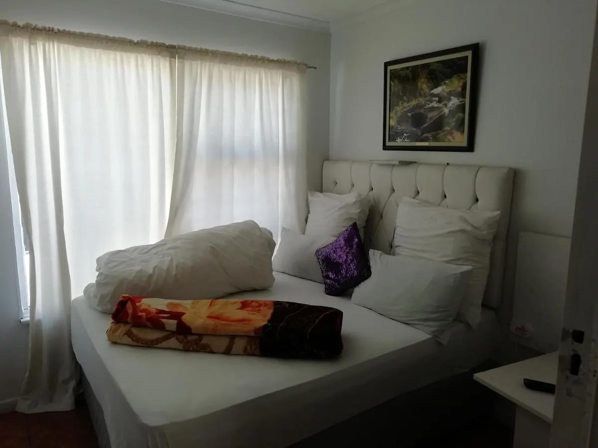 Bed & Breakfast Inam Guest House Kuils River